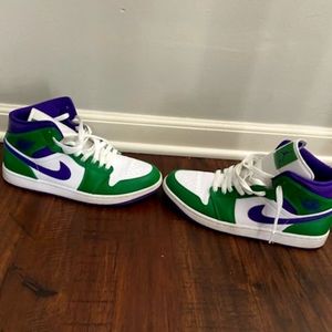 Jordan 1 Mid Hulk Lightly Worn